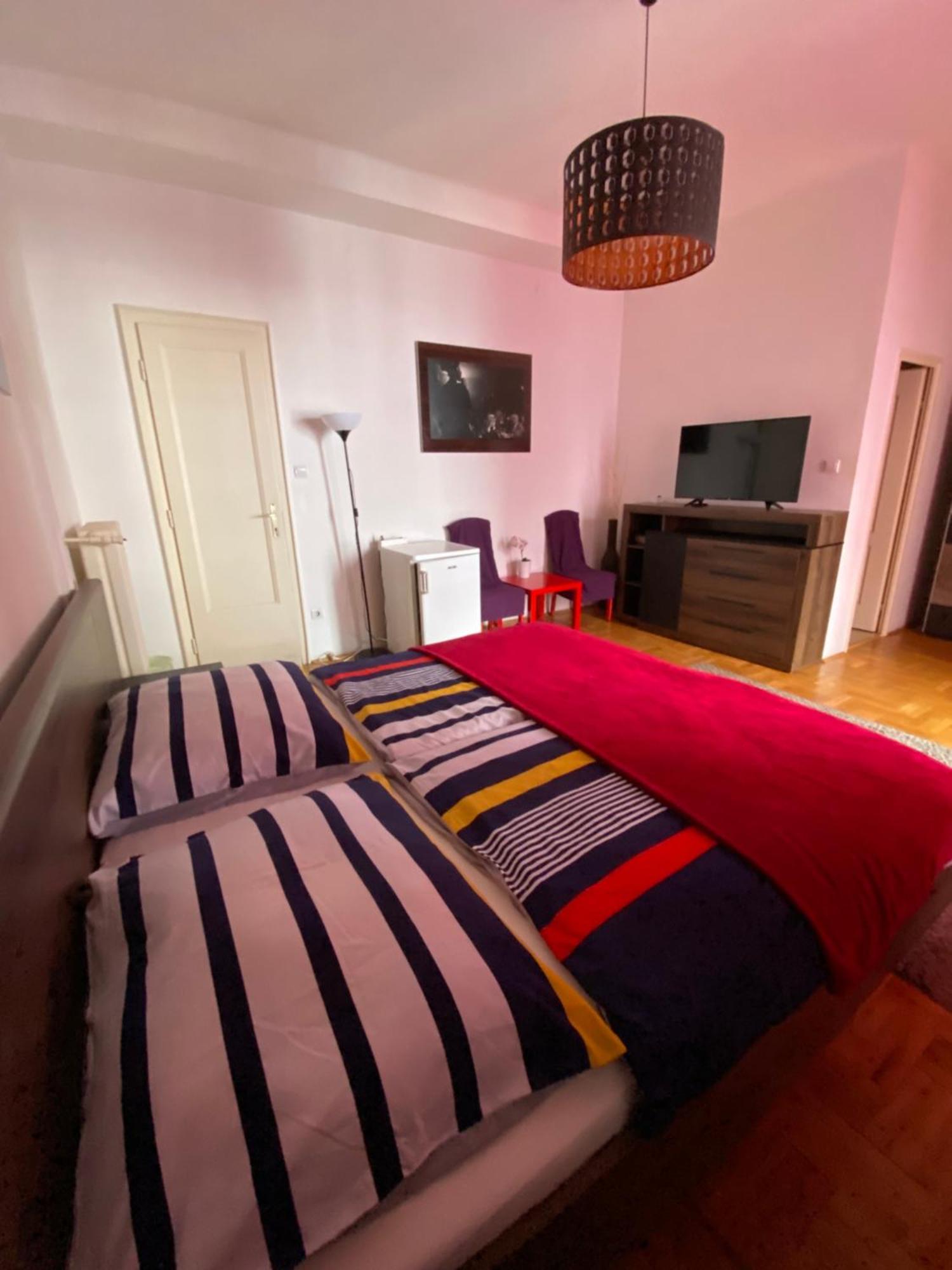 Promenade Guesthouse Near The Danube Budapest Esterno foto